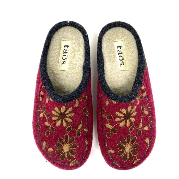 Taos Woolderness 2 Cranberry Wool Clog - Picture 4 of 8